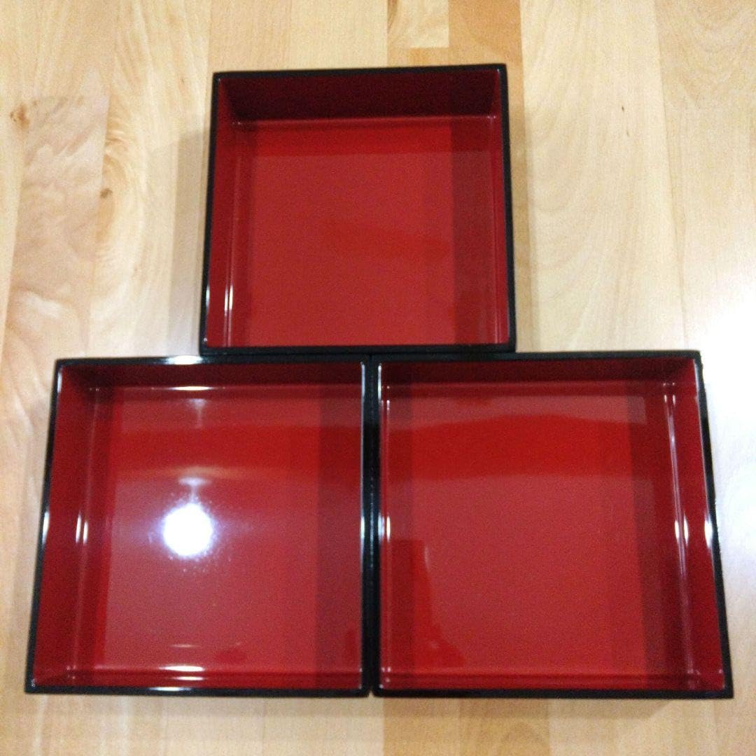 三段重箱 漆器 曽根工芸 金箔入り Amazon.co.jp: 三段重箱 漆器 曽根工芸 姫小重流紋 16.5cm✕16.5cm✕高